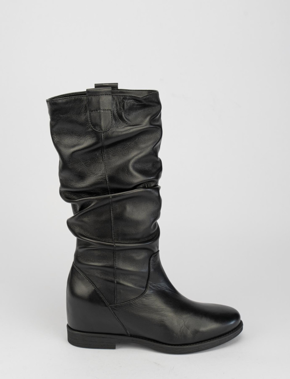 Low heel boots heel 3 cm black leather