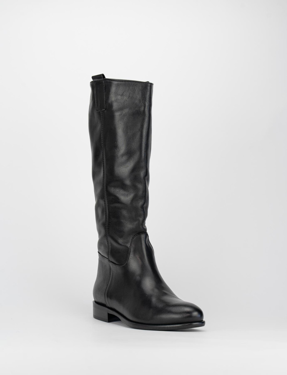 Low heel boots heel 3 cm black leather