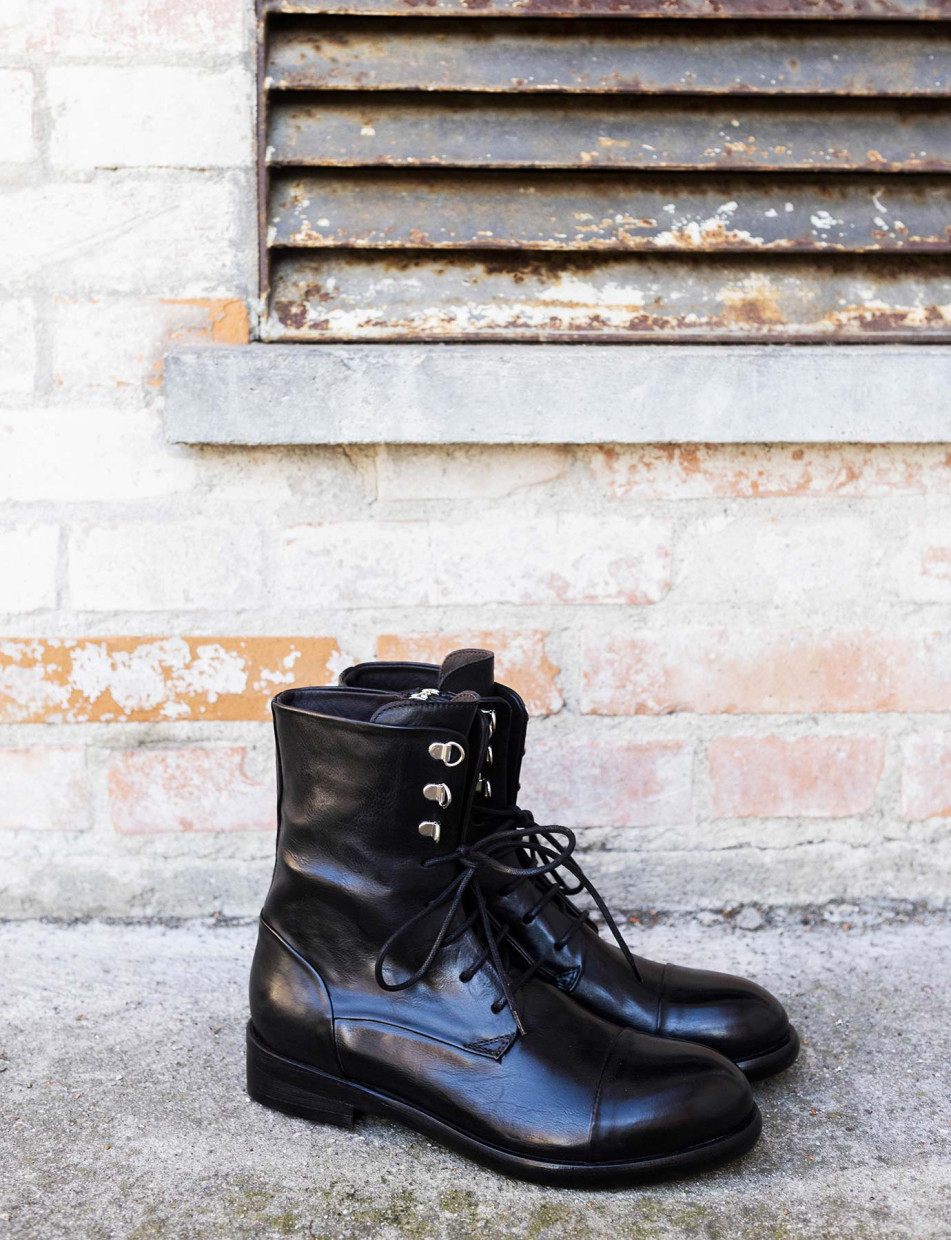 Combat boots heel 2 cm black leather