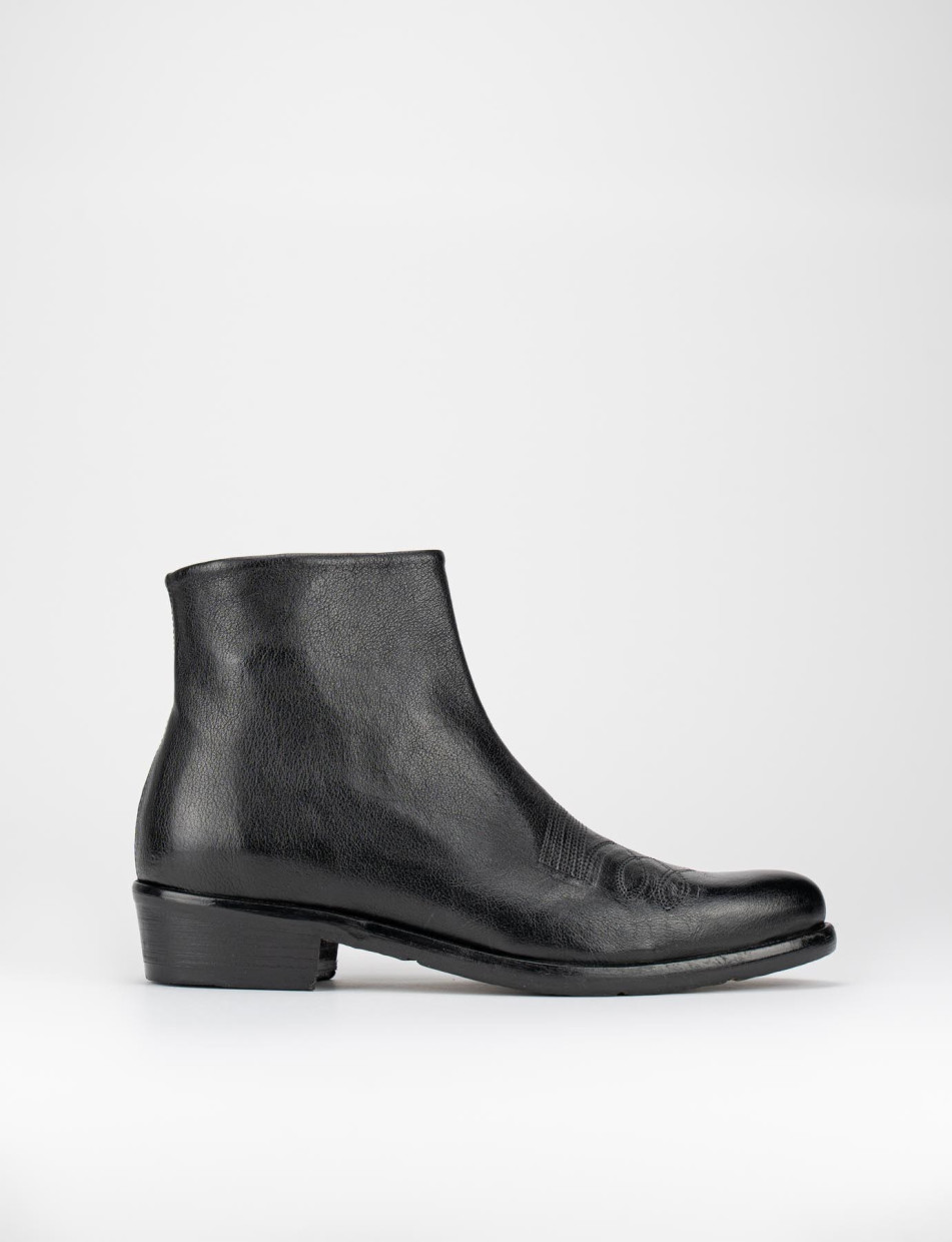 Ankle boots heel 1 cm black leather