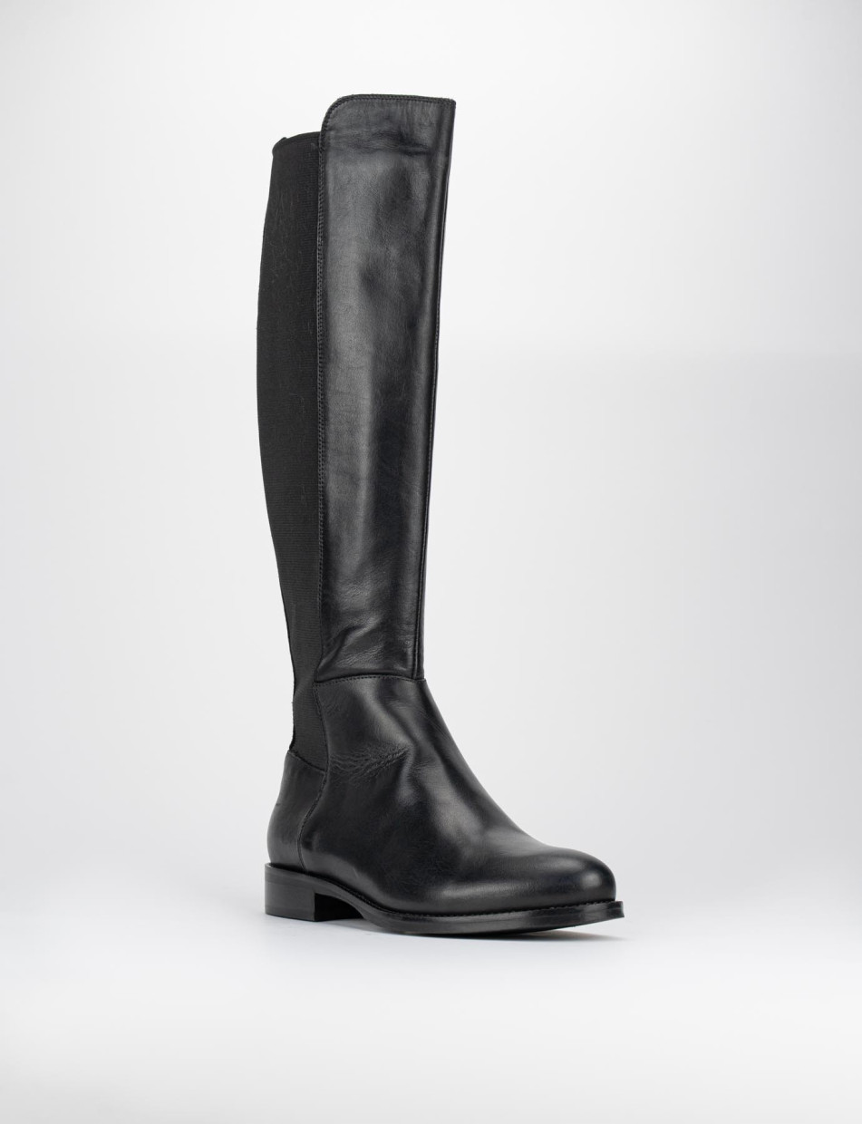 Low heel boots heel 2 cm black leather