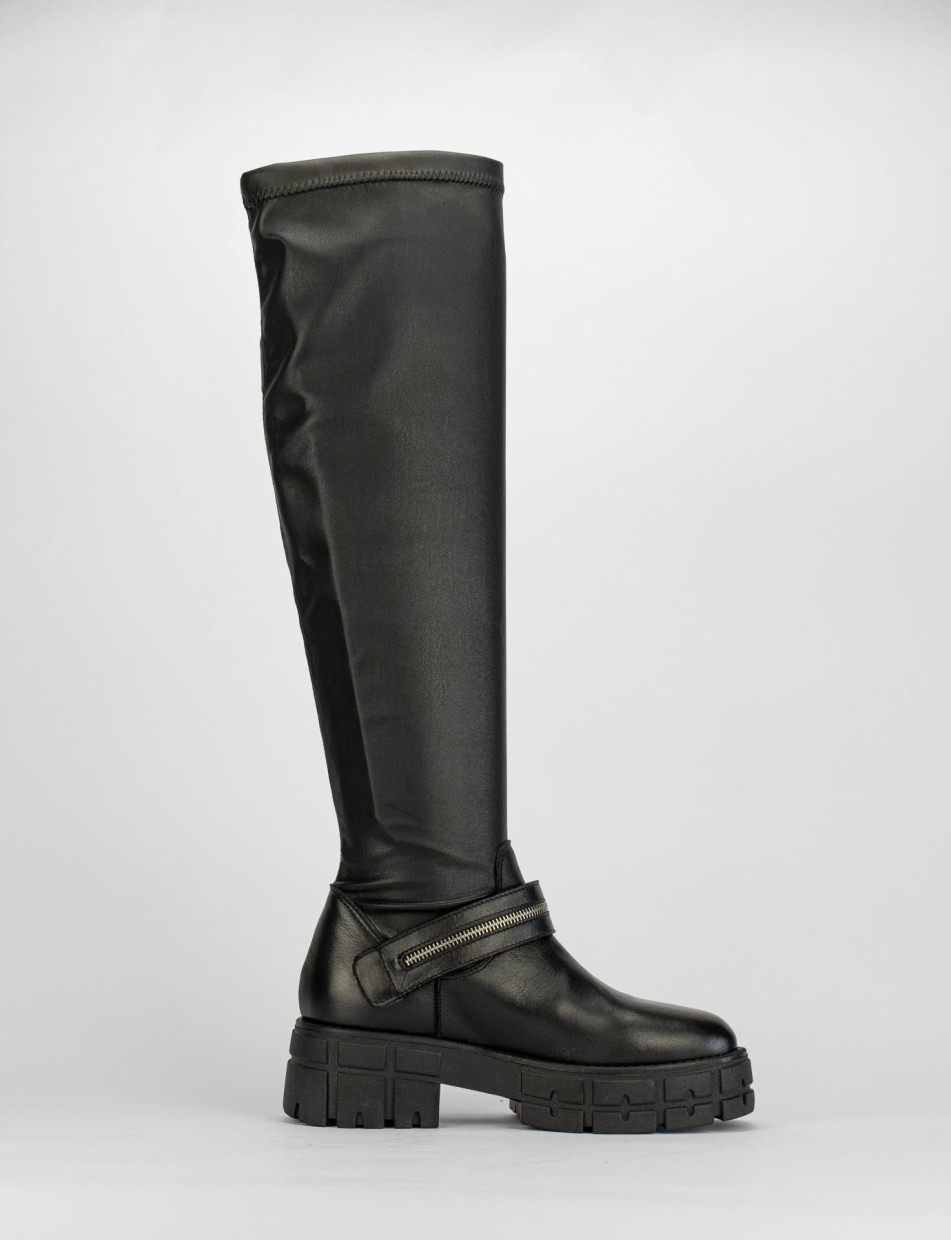 Low heel boots heel 3 cm black leather