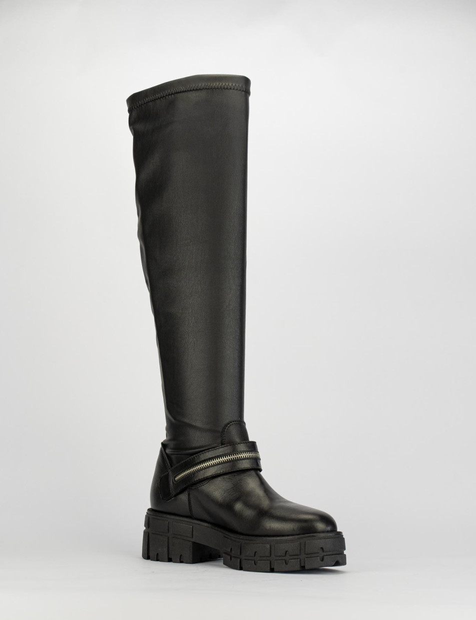 Low heel boots heel 3 cm black leather