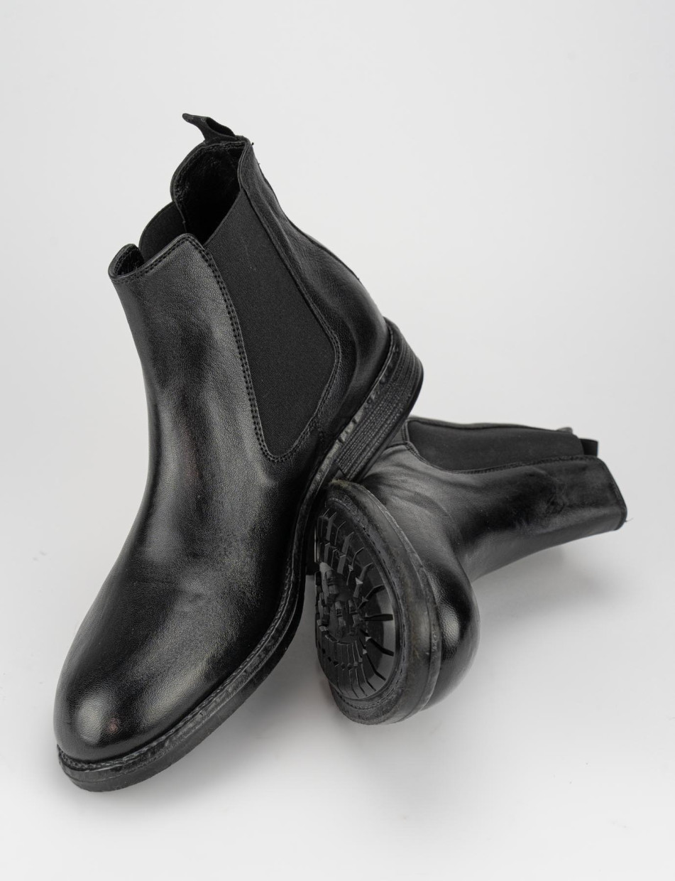 Ankle boots heel 2 cm black leather