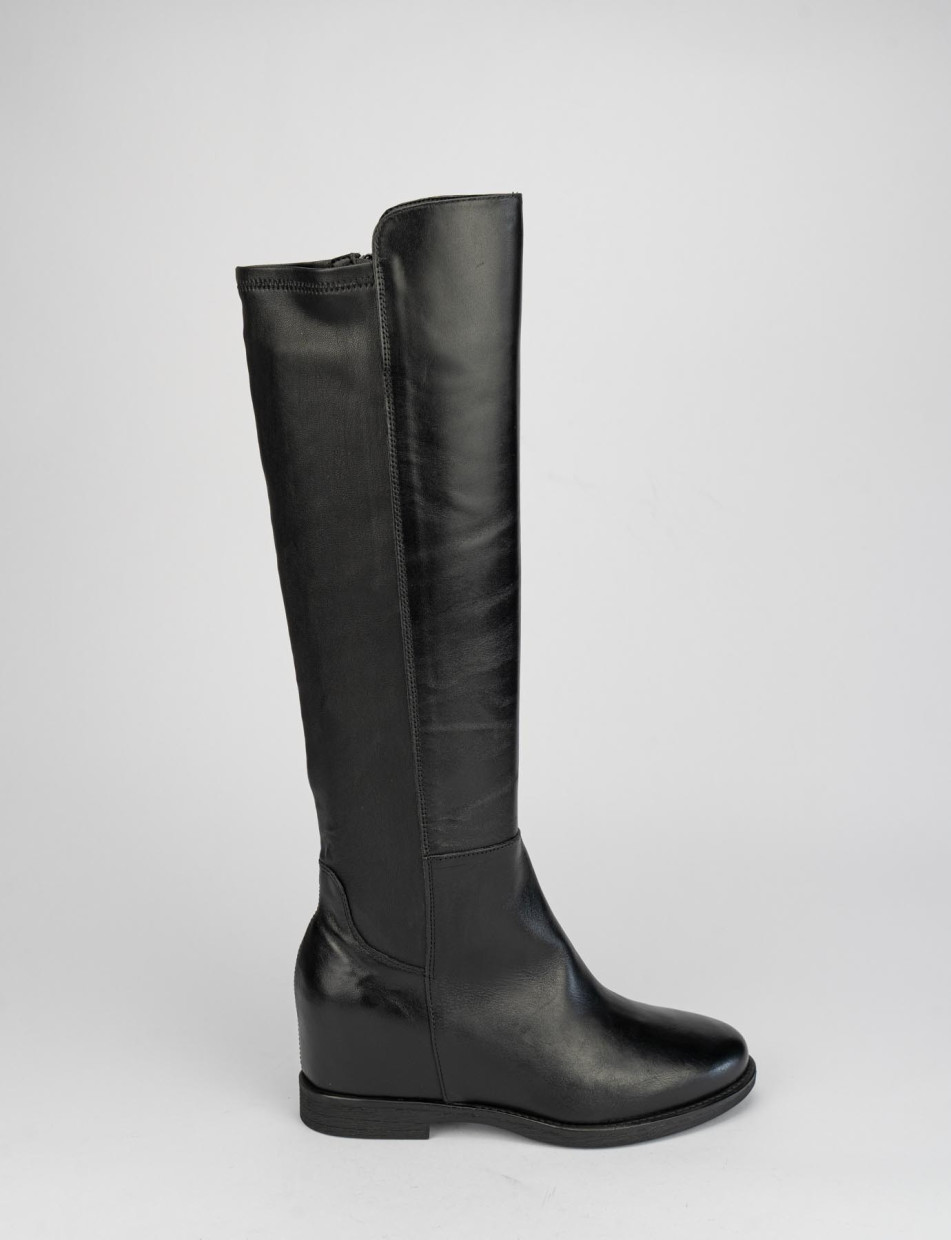 Low heel boots heel 2 cm black leather