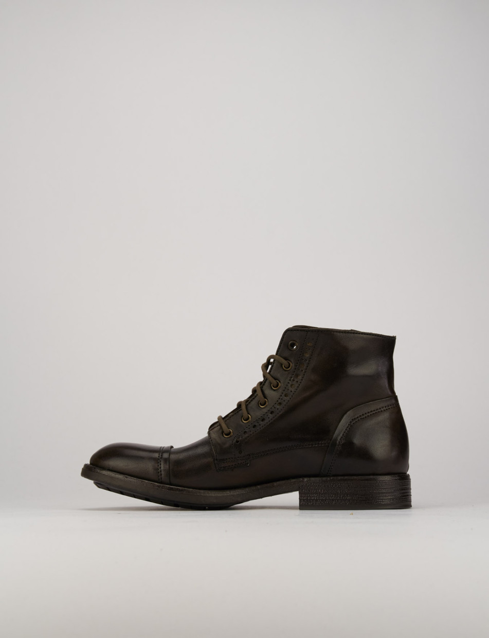 Combat boots dark brown leather