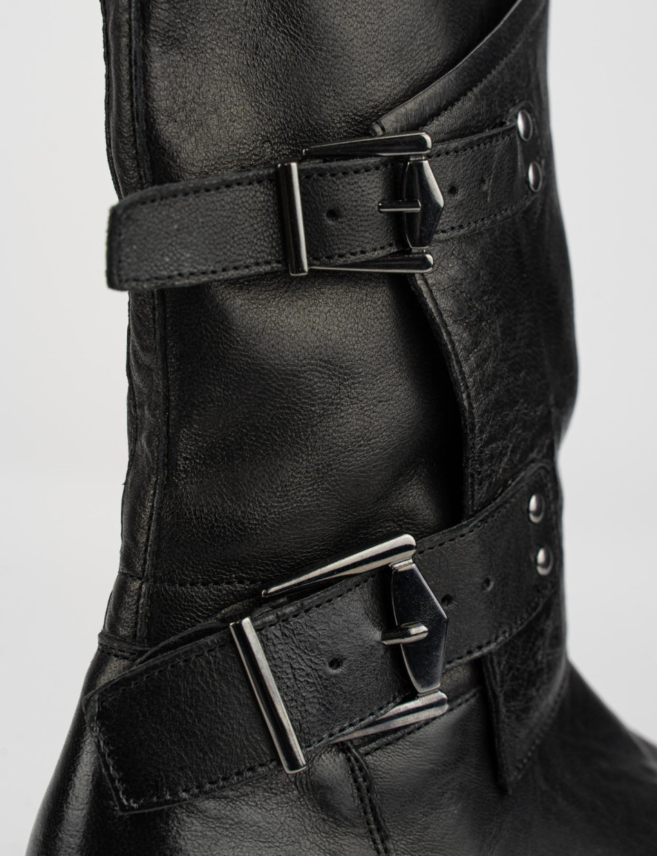 Low heel ankle boots heel 3 cm black leather