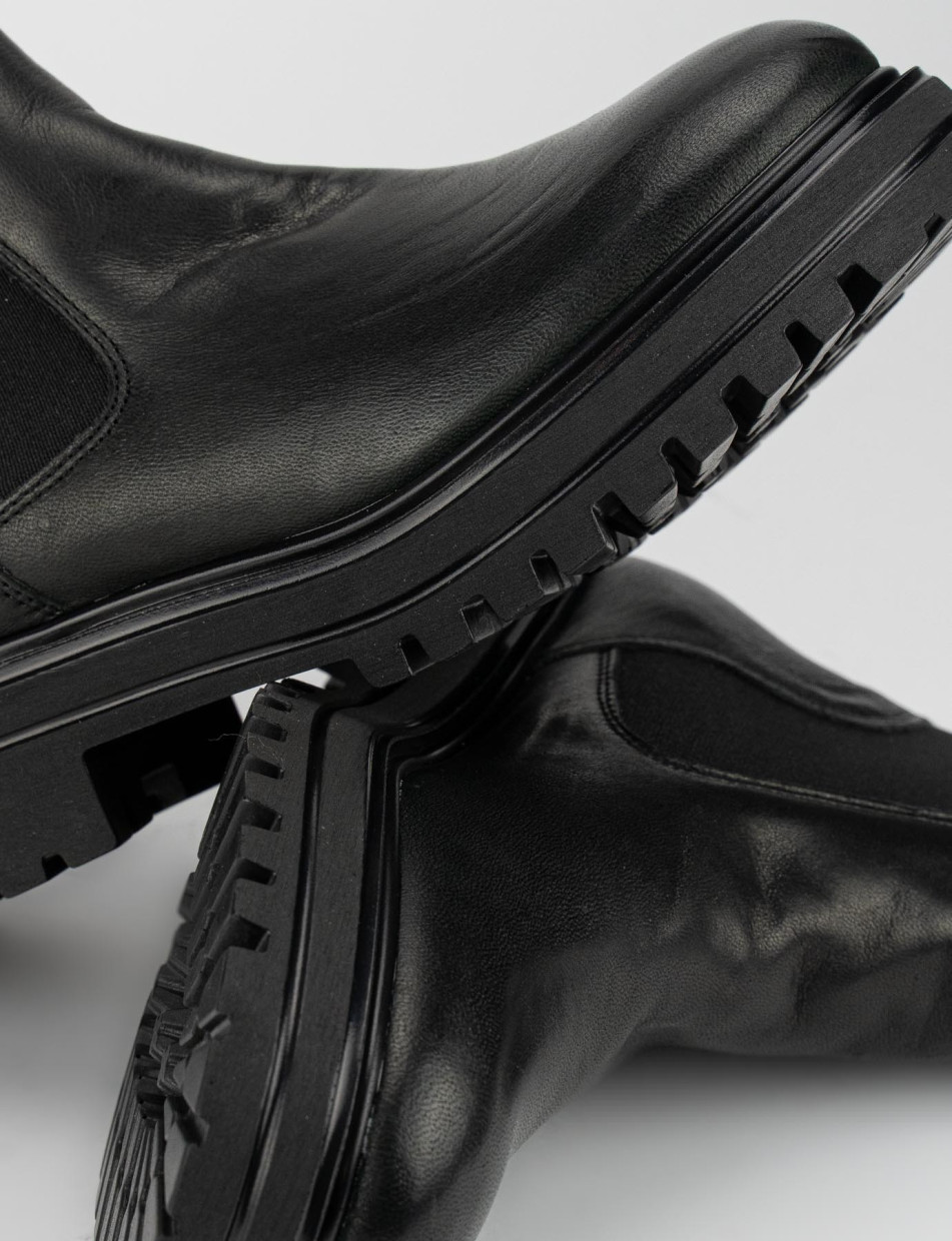Low heel ankle boots heel 3 cm black leather
