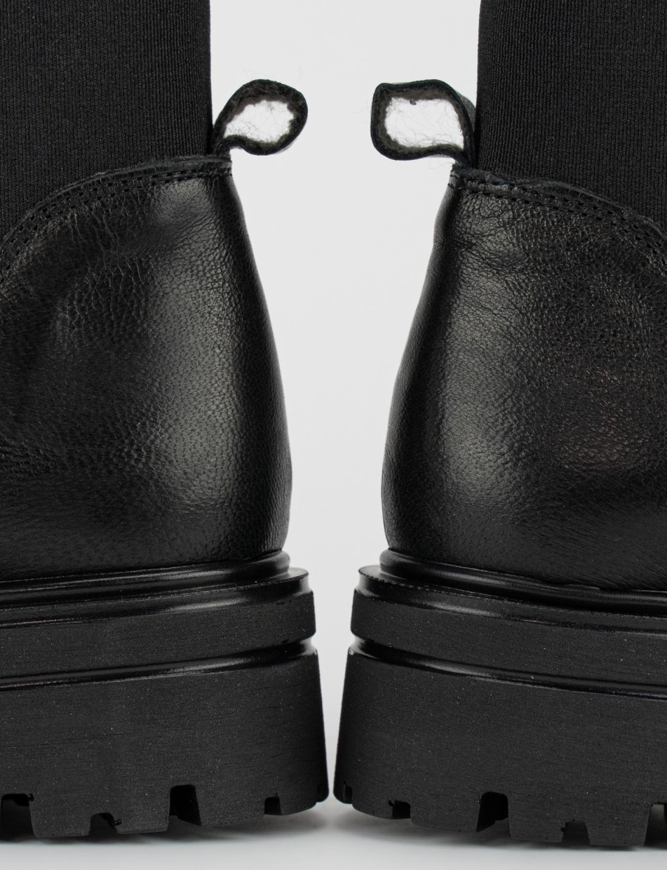 Low heel ankle boots heel 3 cm black leather