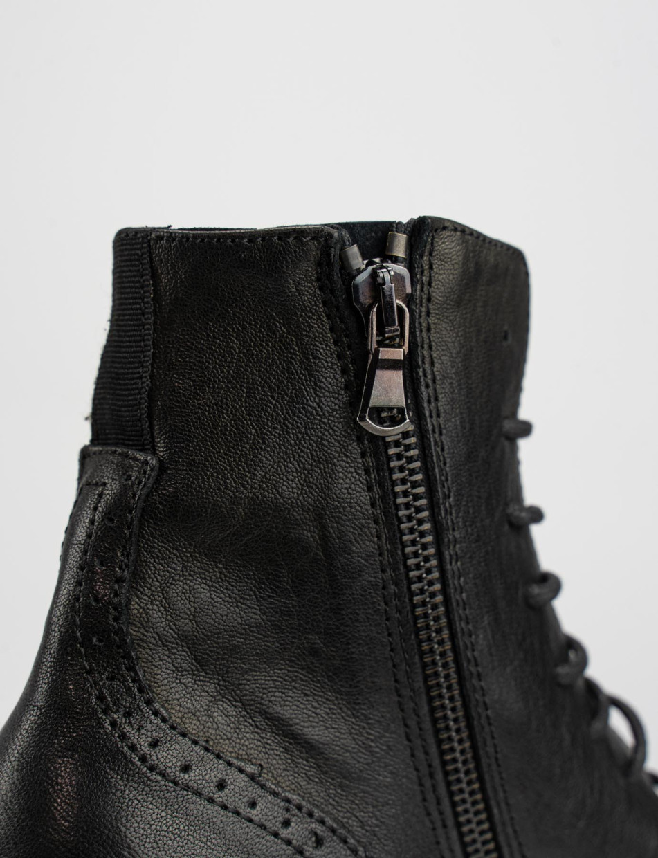 Combat boots heel 2 cm black leather