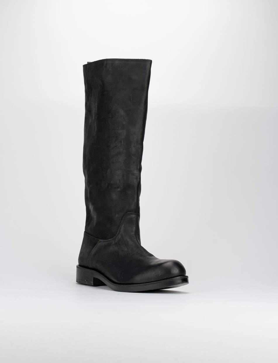 Low heel boots heel 2 cm black leather