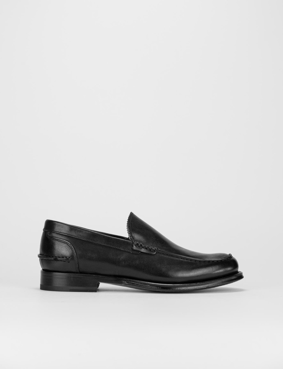 Loafers heel 1 cm black leather