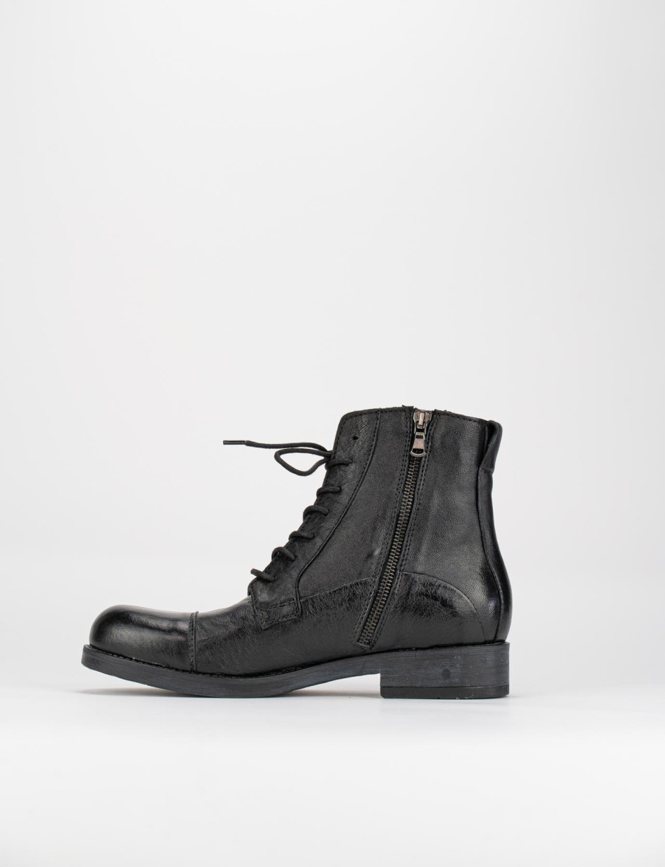 Combat boots heel 1 cm black leather