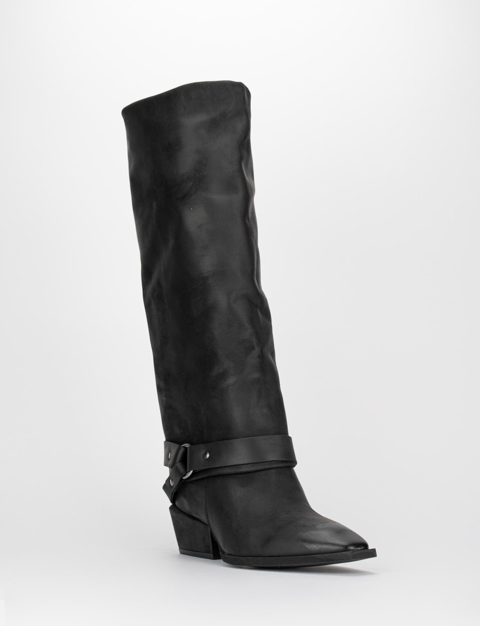 Low heel boots heel 4 cm black leather