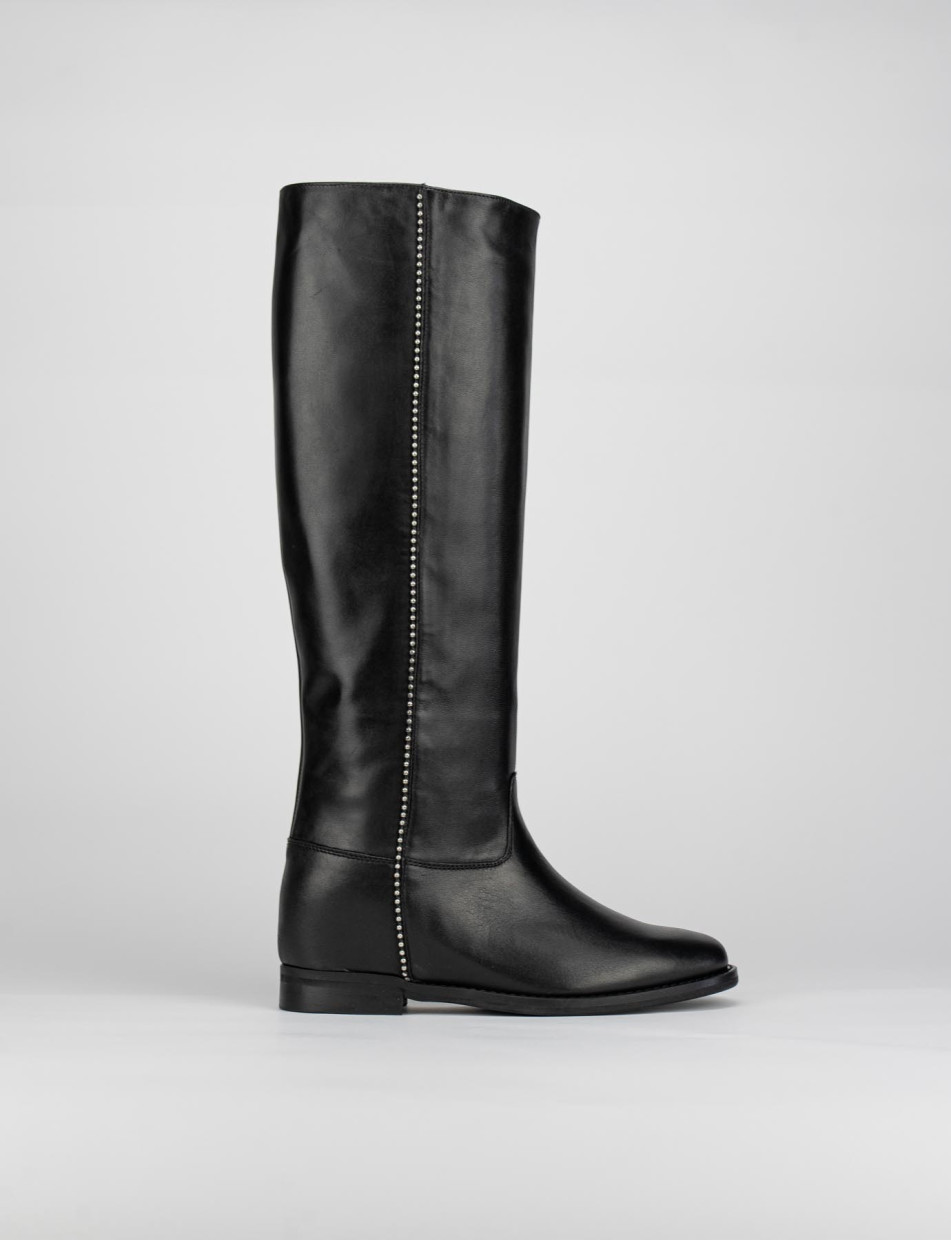 Stivale tacco tacco 2 cm nero