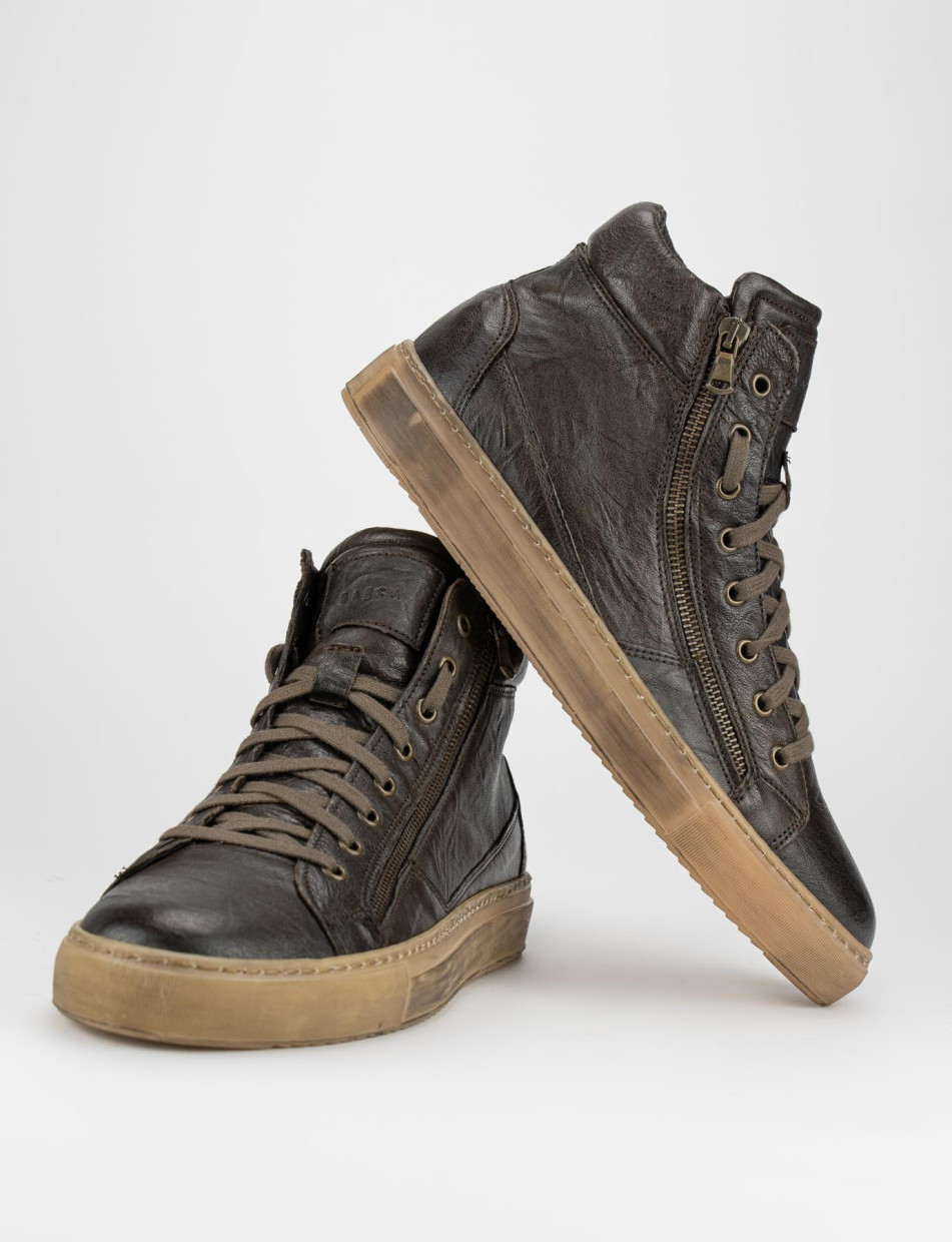 Sneakers dark brown leather