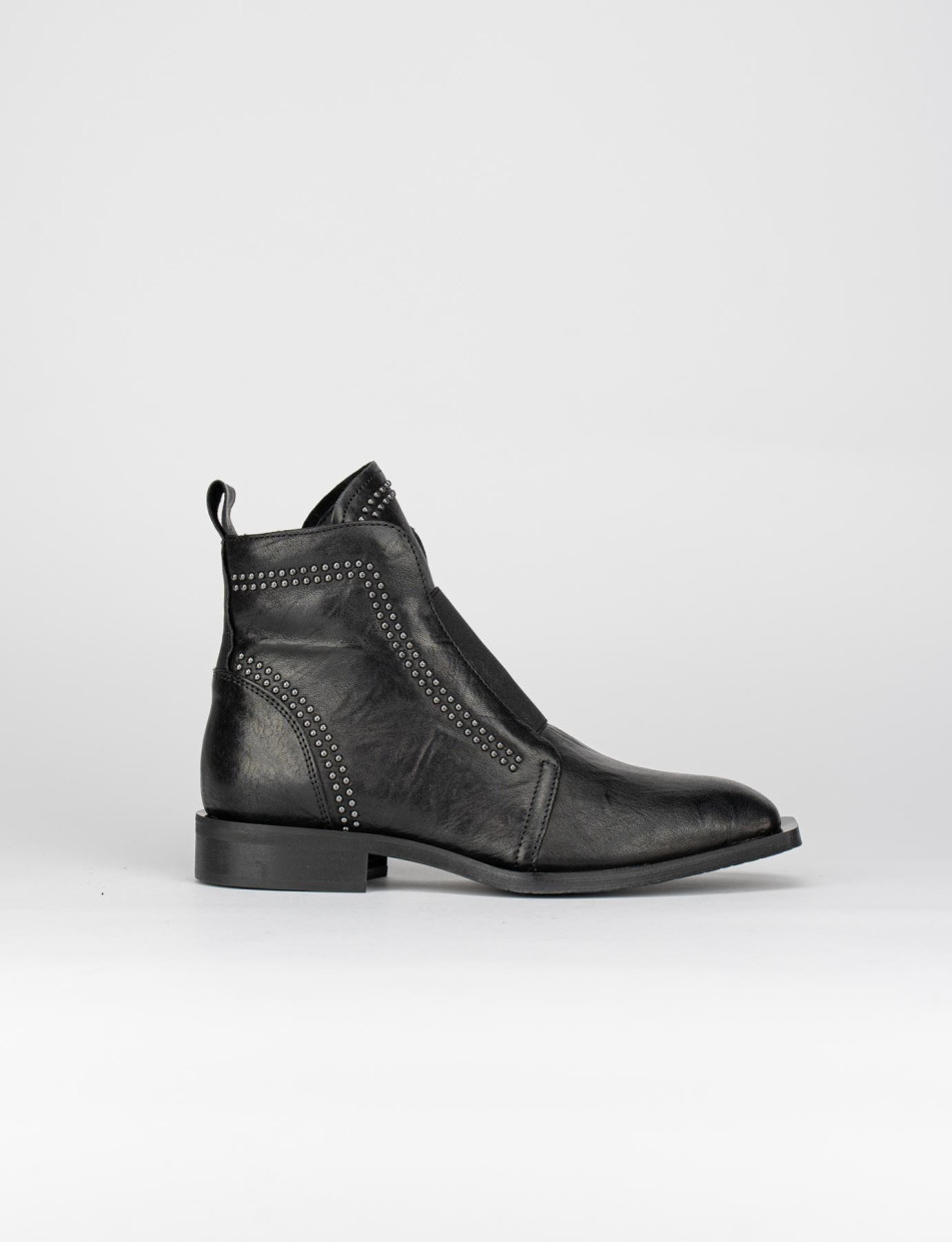 Low heel ankle boots heel 2 cm black leather