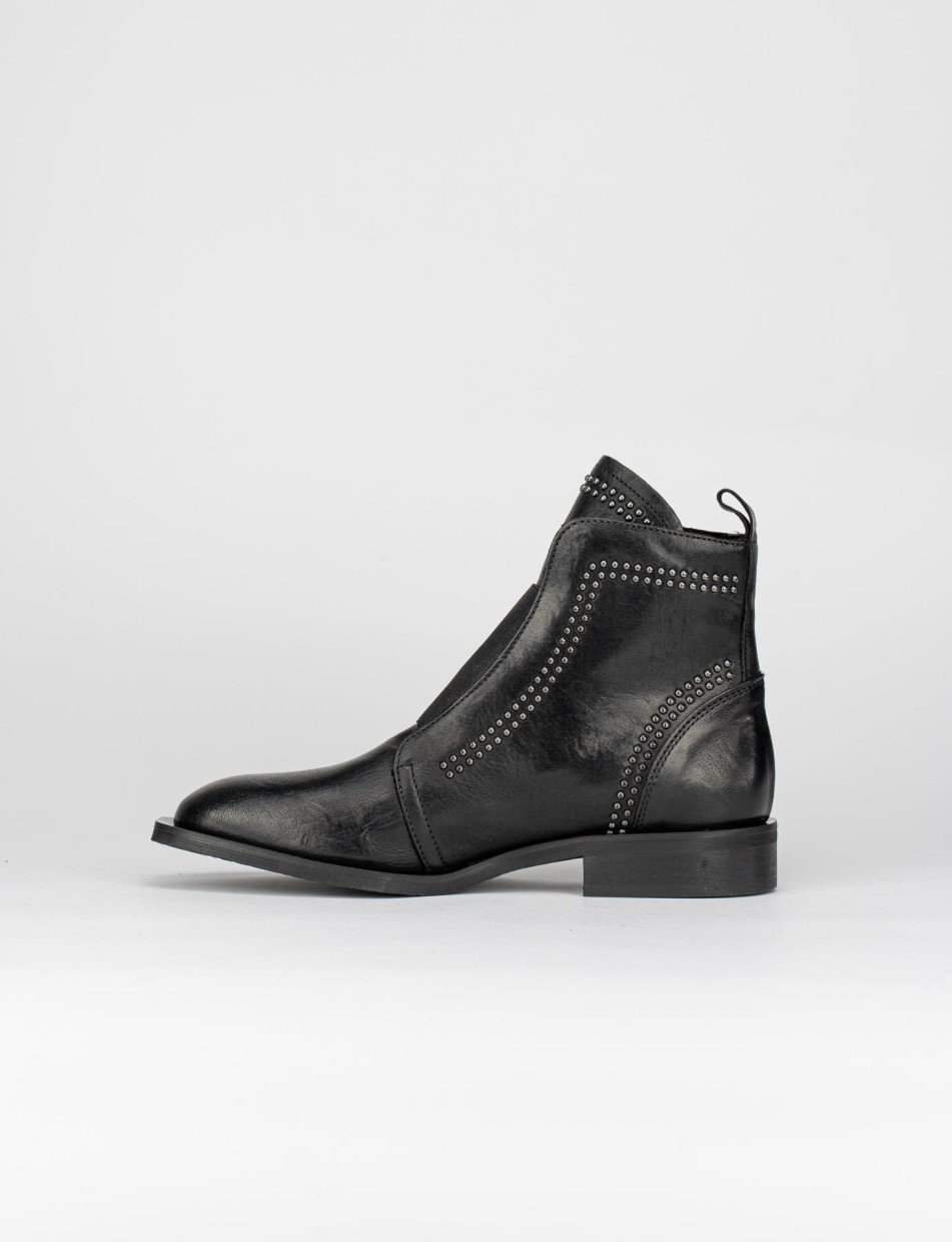 Low heel ankle boots heel 2 cm black leather