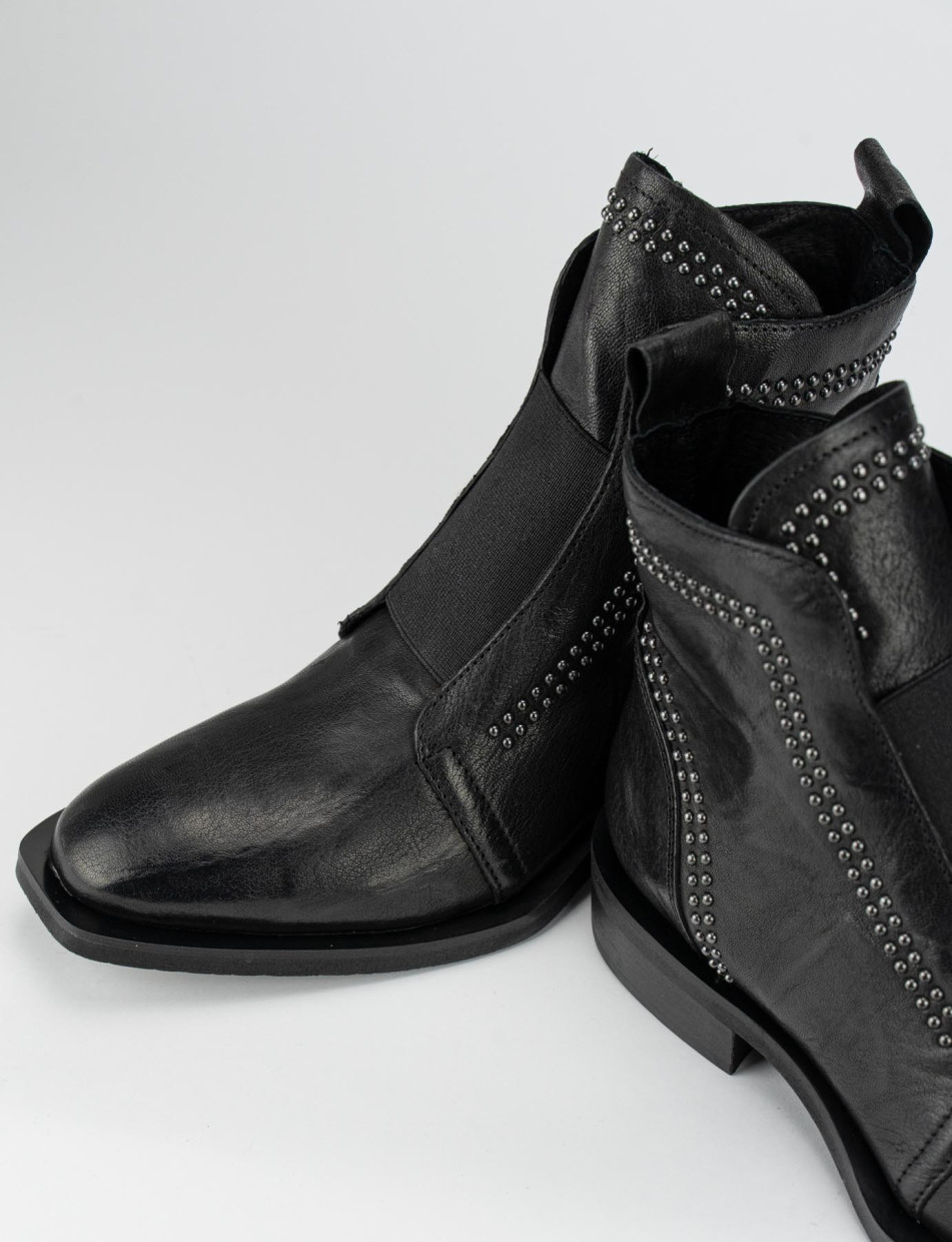 Low heel ankle boots heel 2 cm black leather