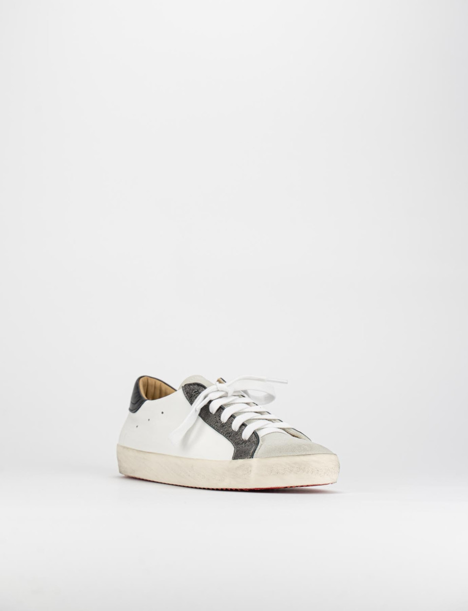 Sneakers white leather