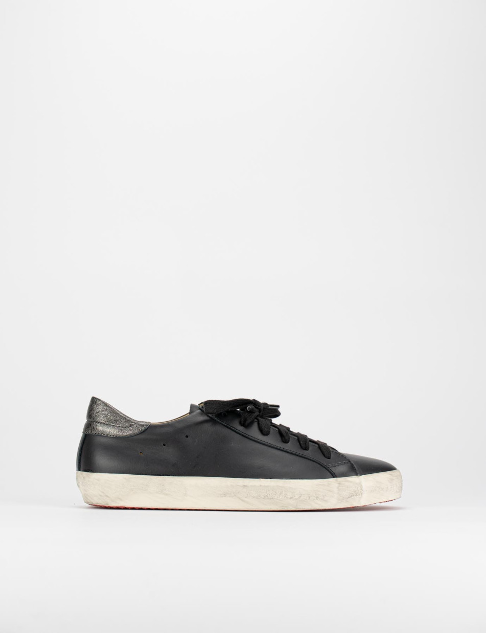 Sneakers black leather