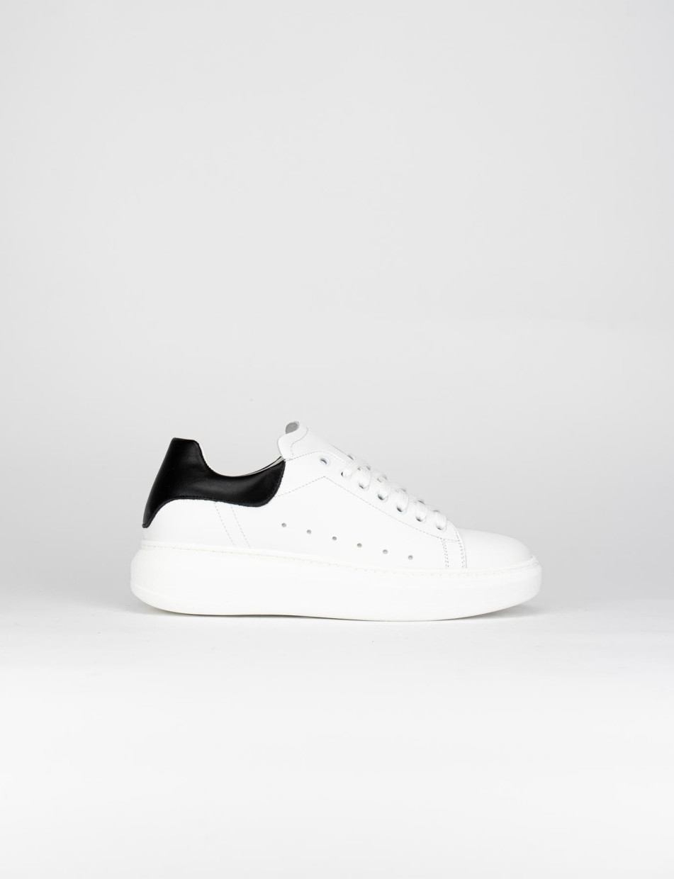 Sneakers white leather