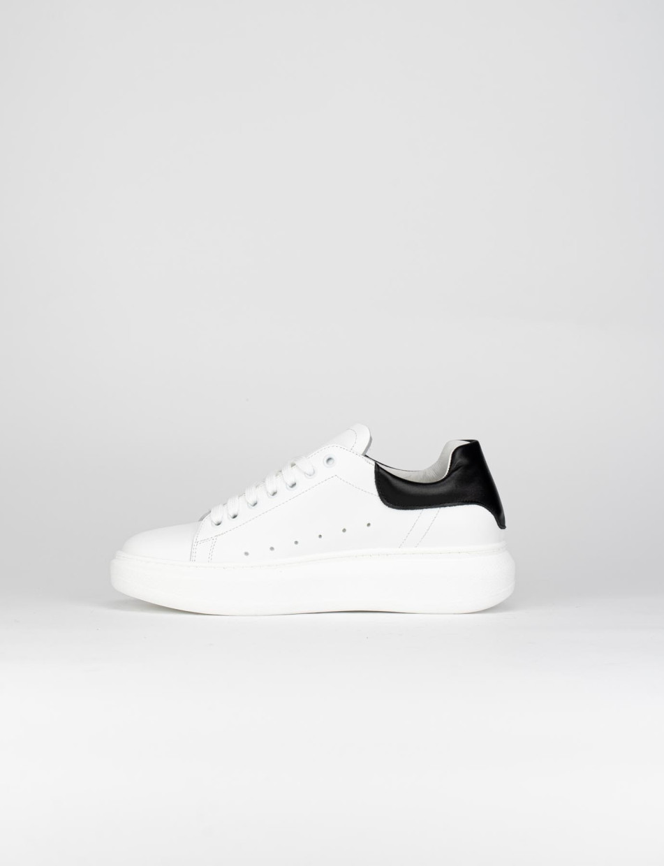 Sneakers white leather