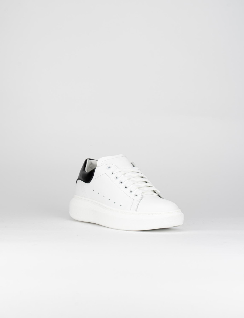 Sneakers white leather