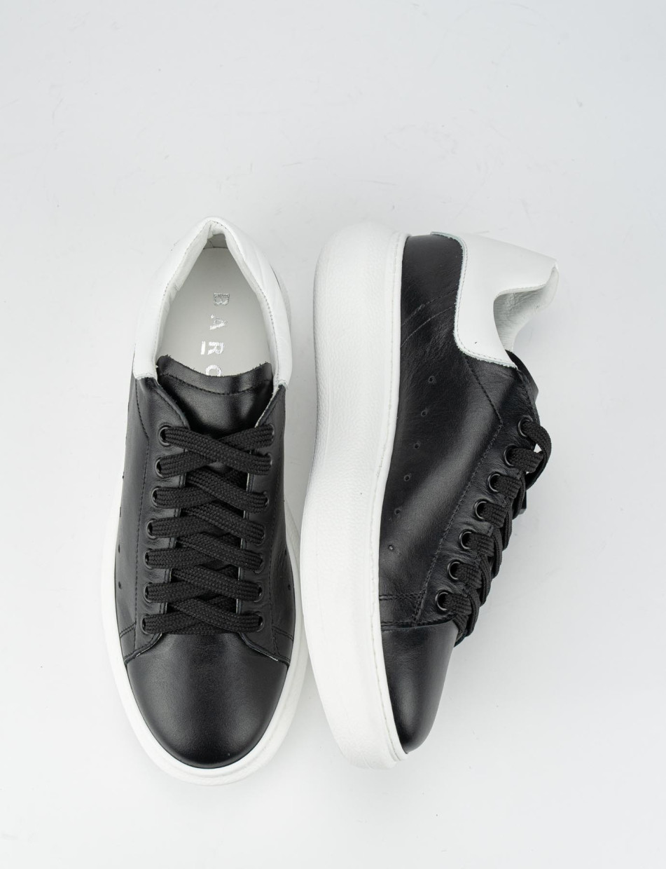 Sneakers black leather