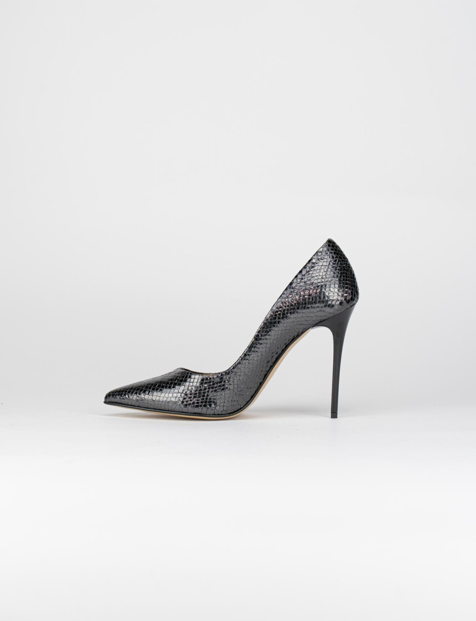 Pumps heel 10 cm black python