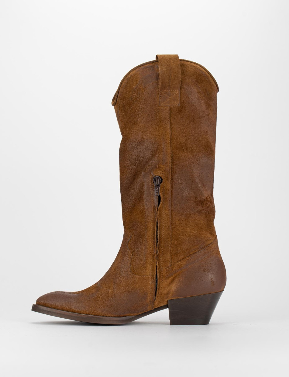 Low heel boots heel 3 cm brown chamois