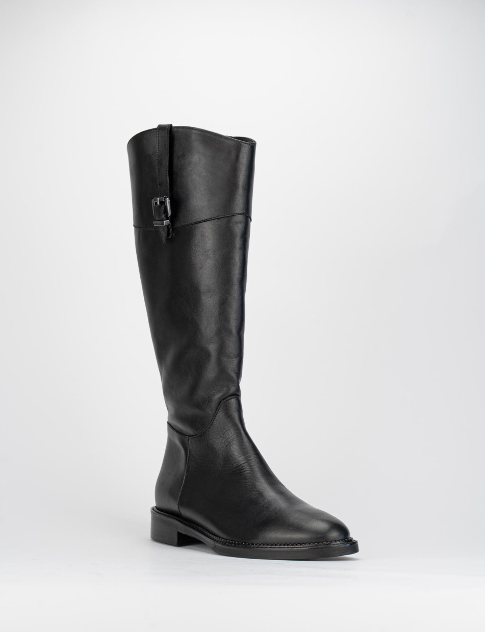 Low heel boots heel 3 cm black leather