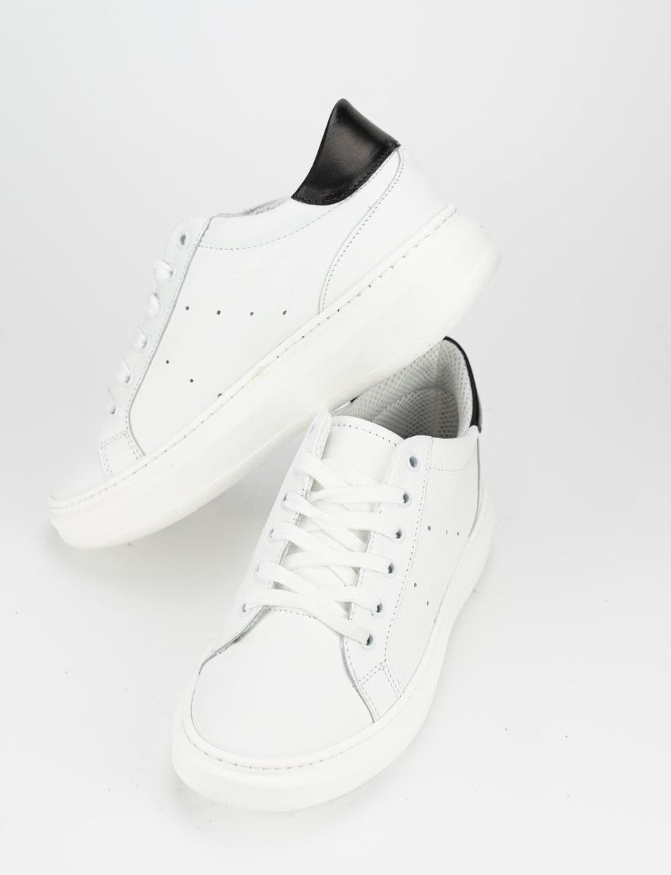 Sneakers white leather