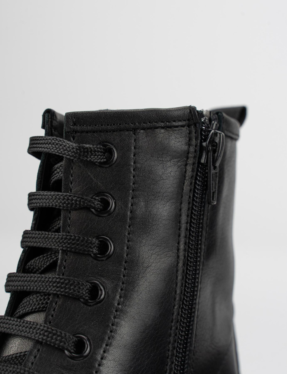 Combat boots heel 2 cm black leather