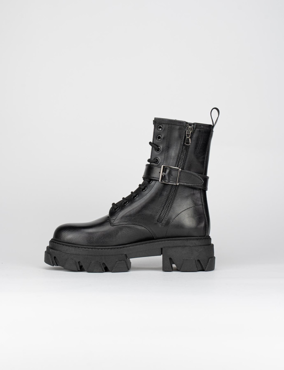 Combat boots heel 3 cm black leather