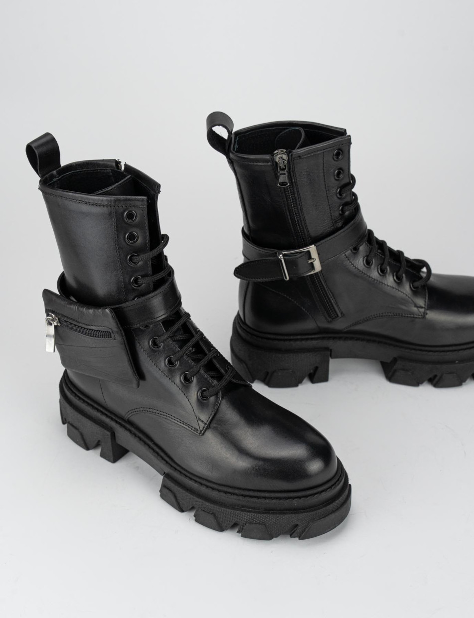 Combat boots heel 3 cm black leather