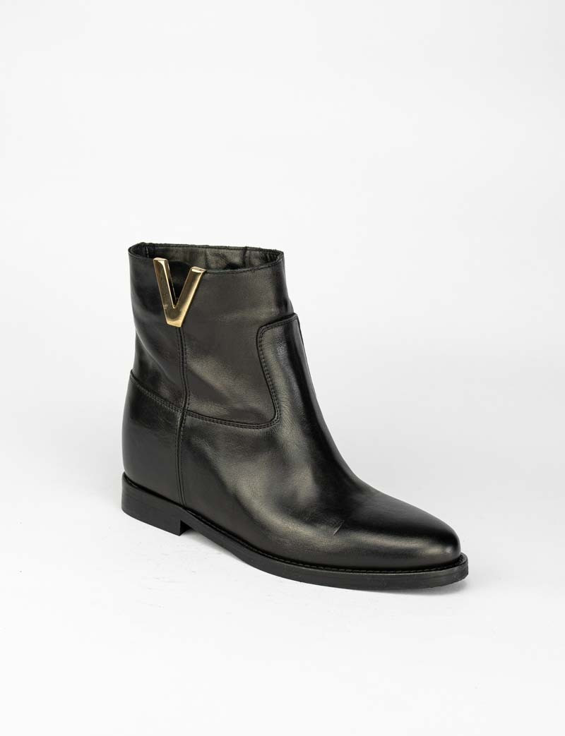 Stivale tronchetto tacco 2 cm nero
