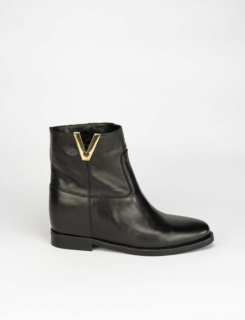 Stivale tronchetto tacco 2 cm nero