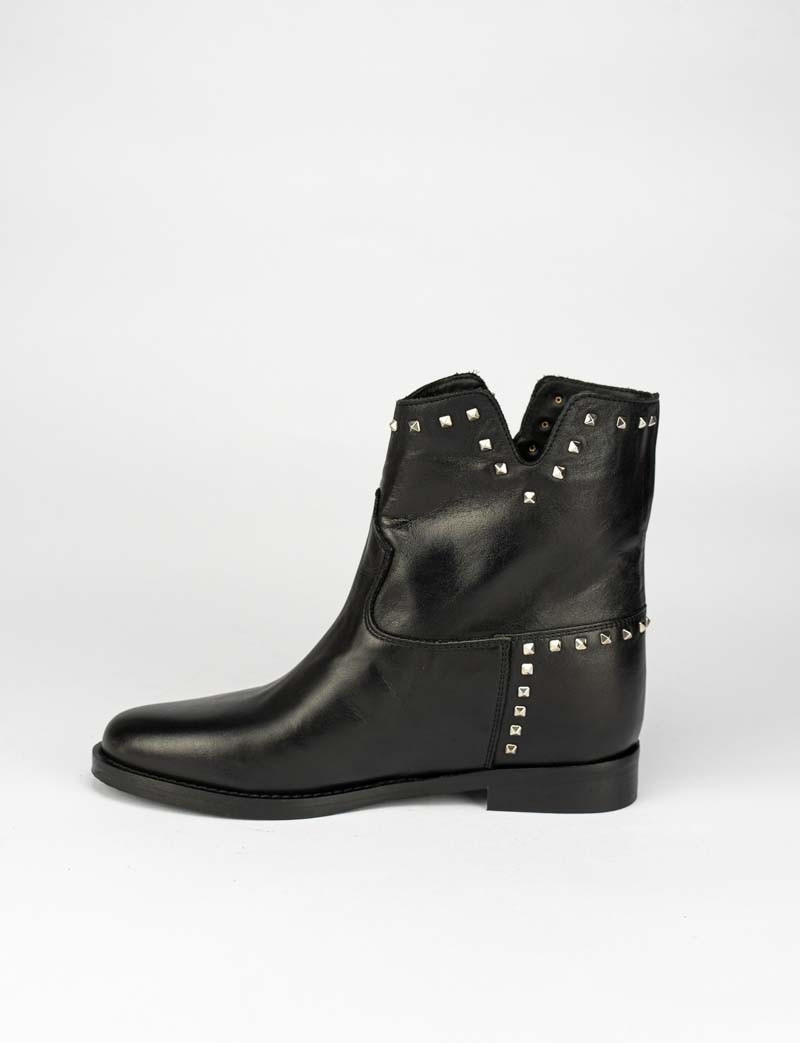 Stivale tronchetto tacco 2 cm nero