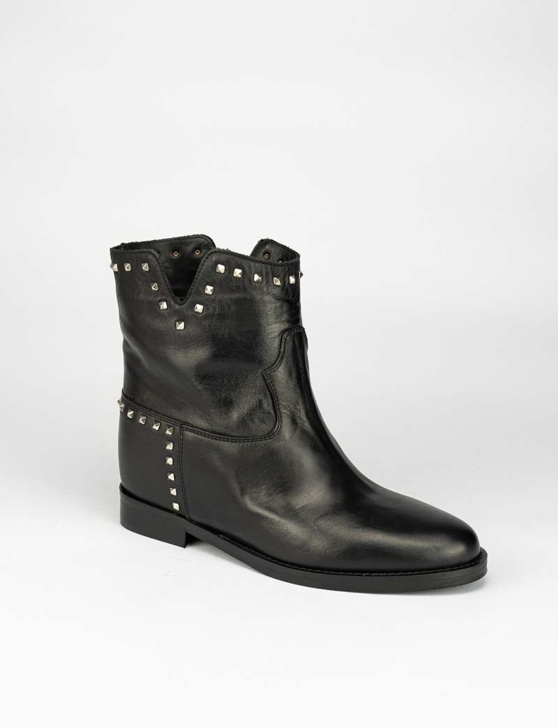 Stivale tronchetto tacco 2 cm nero