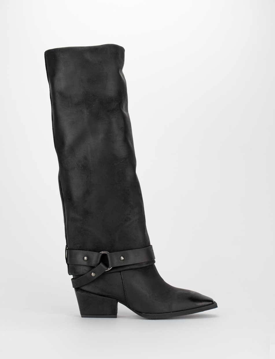 Low heel boots heel 4 cm black leather