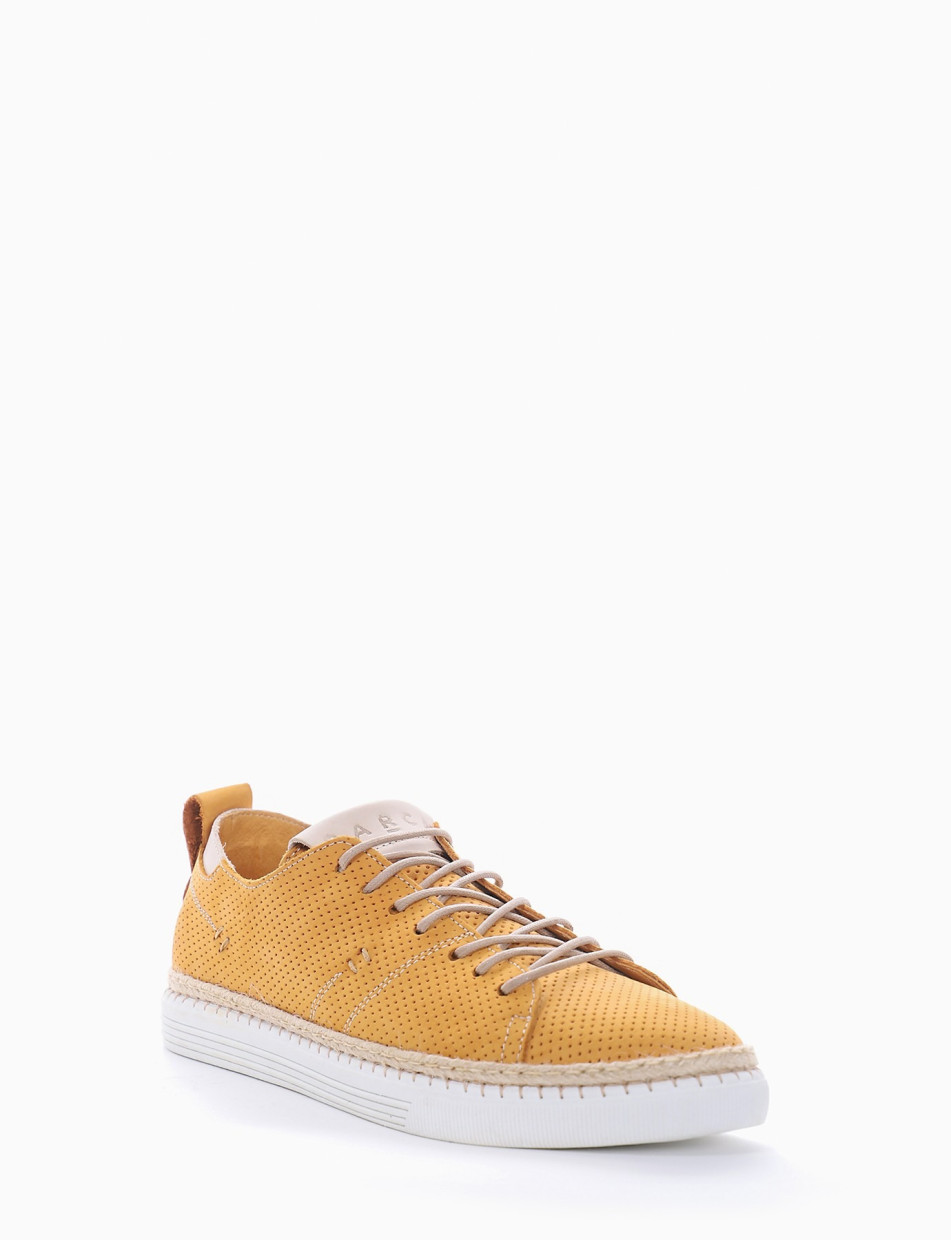 Sneakers yellow leather