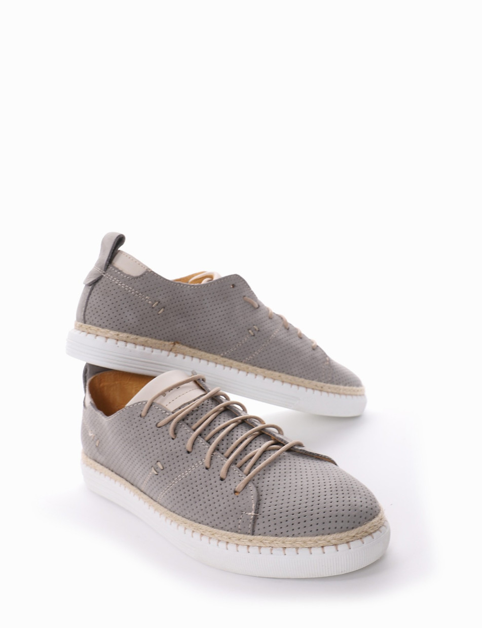 Sneakers grey leather