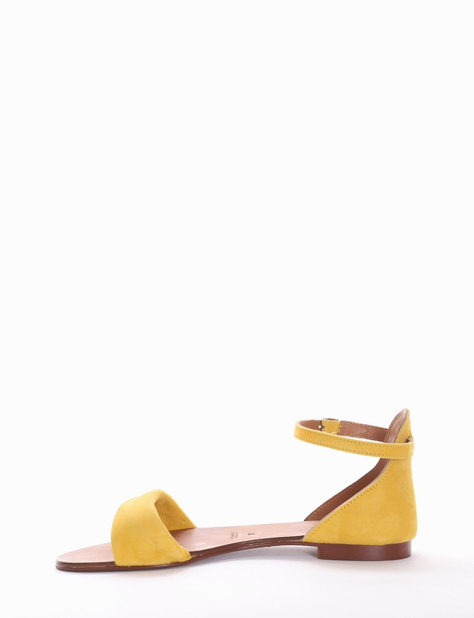 Low heel sandals heel 1 cm yellow chamois
