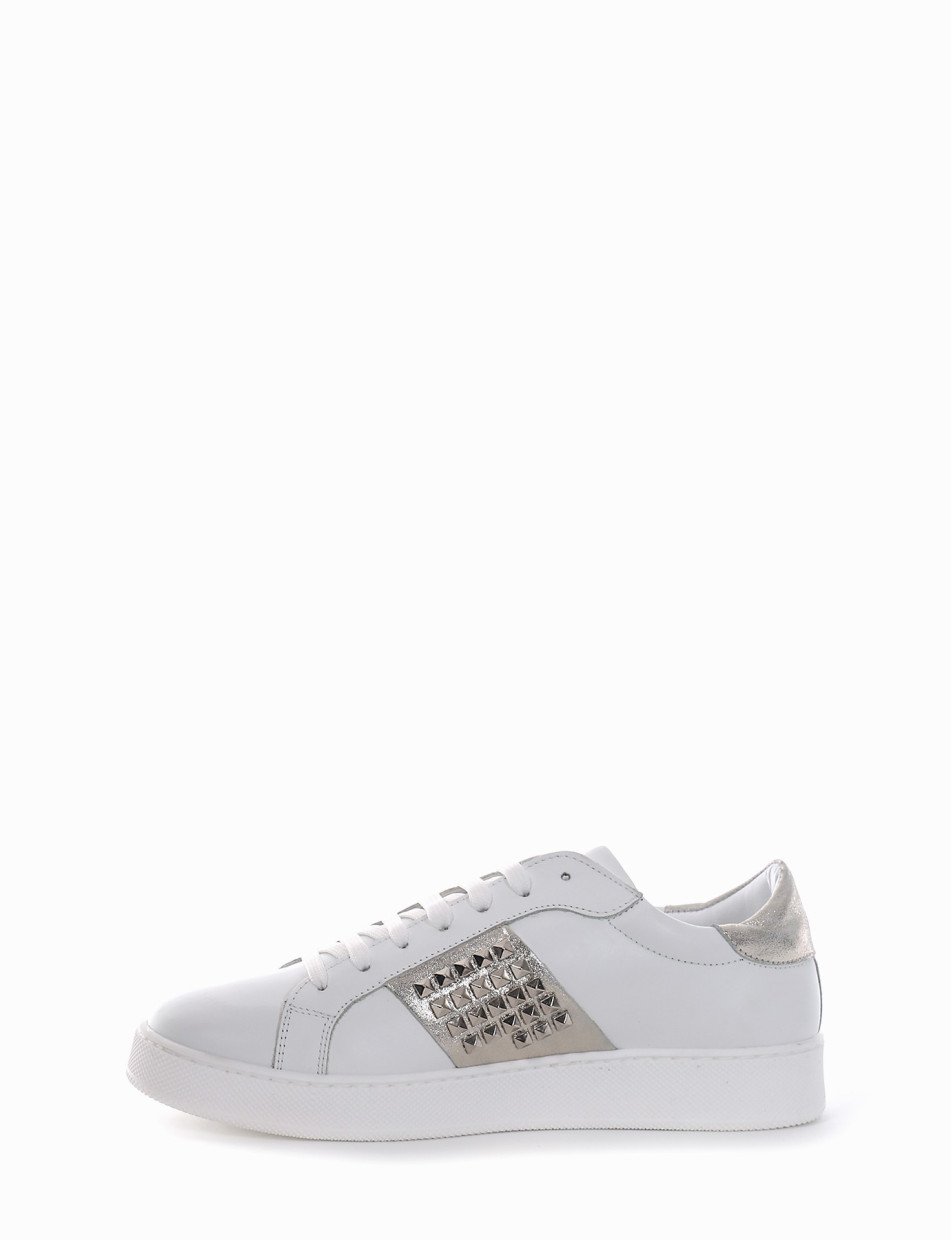 Sneakers white leather