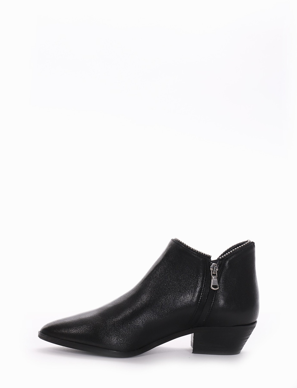 Low heel ankle boots heel 3 cm black leather