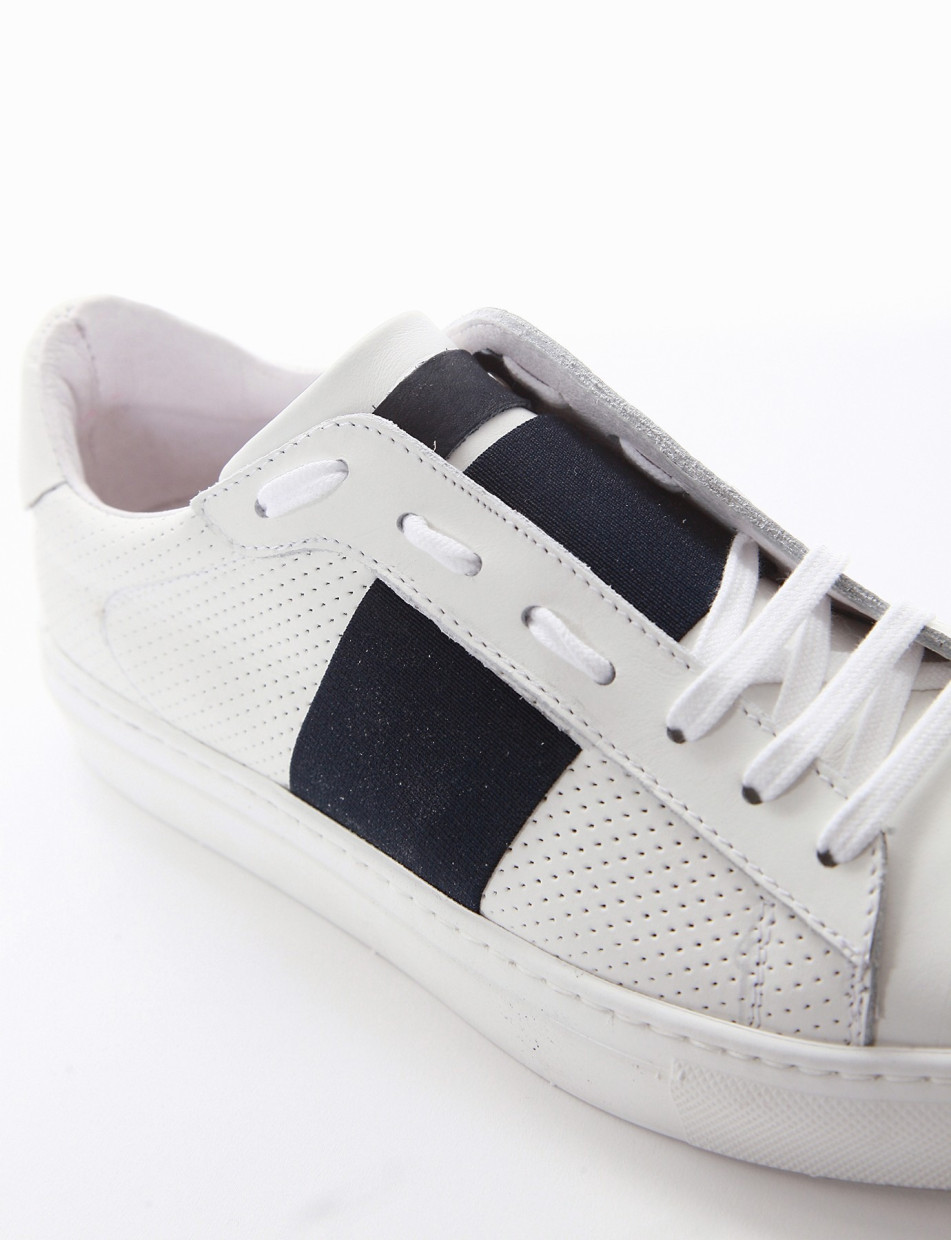 Sneakers white leather