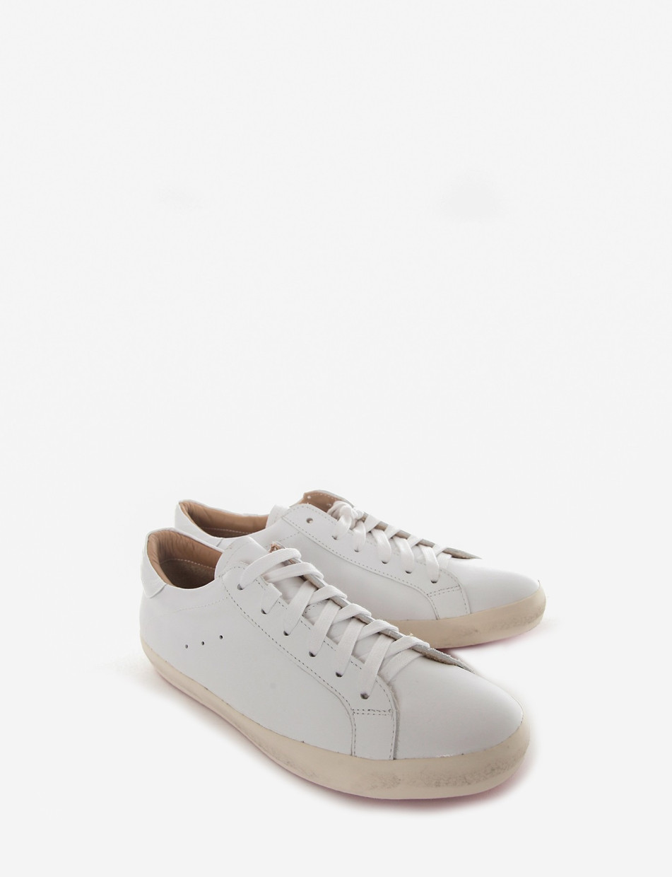 Sneakers white leather