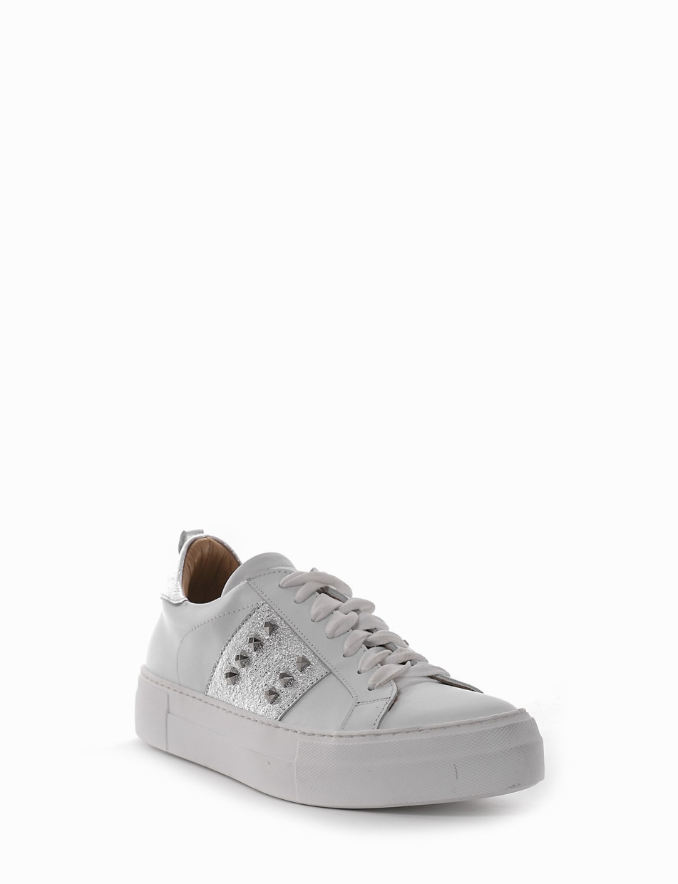 Sneakers white leather