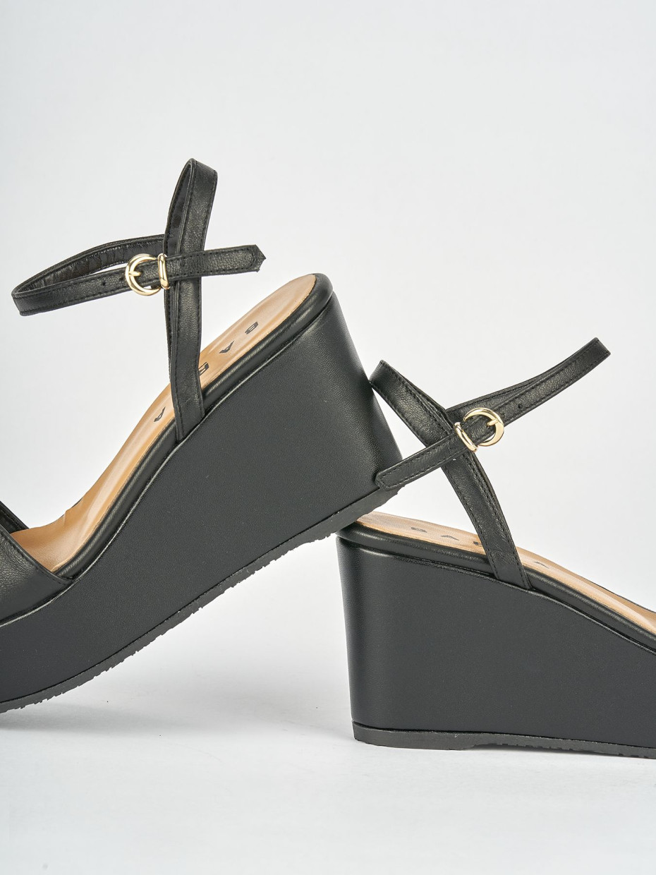 Wedge heels heel 8 cm black leather